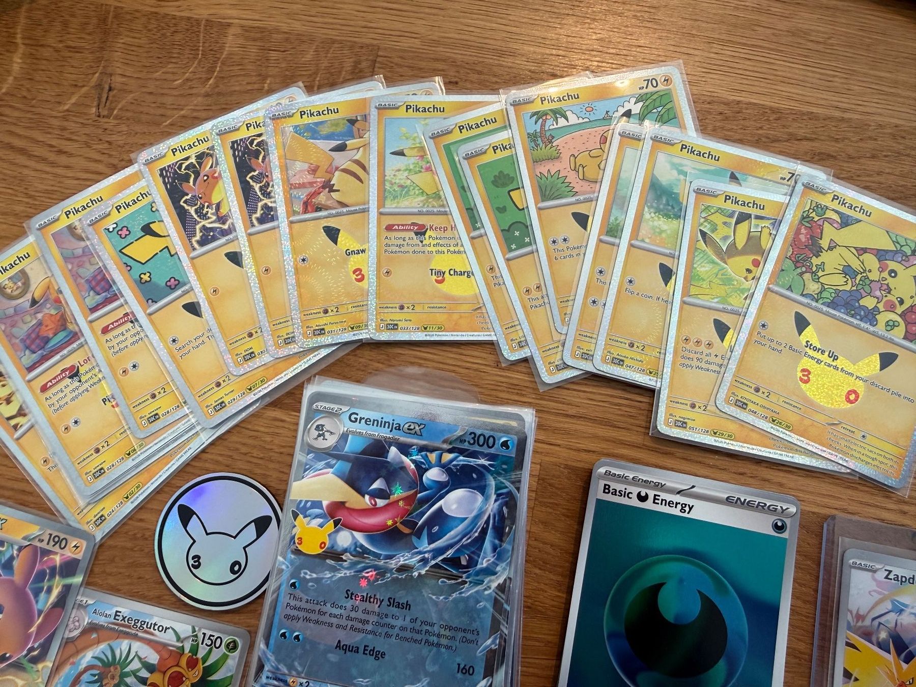 Pokémon Sammelbilder & Trading cards: 30th Celebration mit Hits und Pikachus – Gebraucht aus Amriswil von sim_nlb6 5