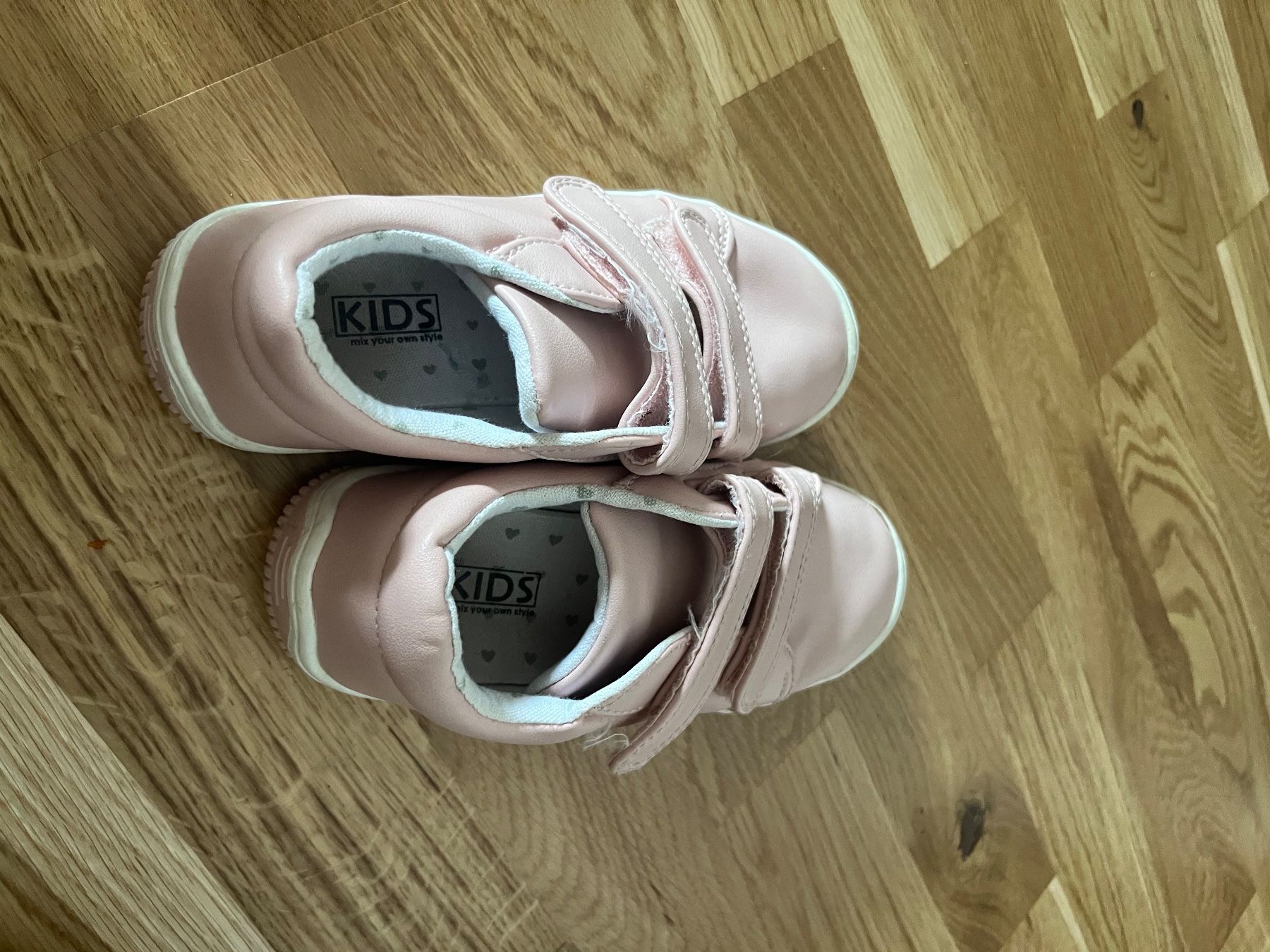 Scarpe per ragazze: Klettschuhe für Mädchen – Usato da Zürich venduto da Dita06 1