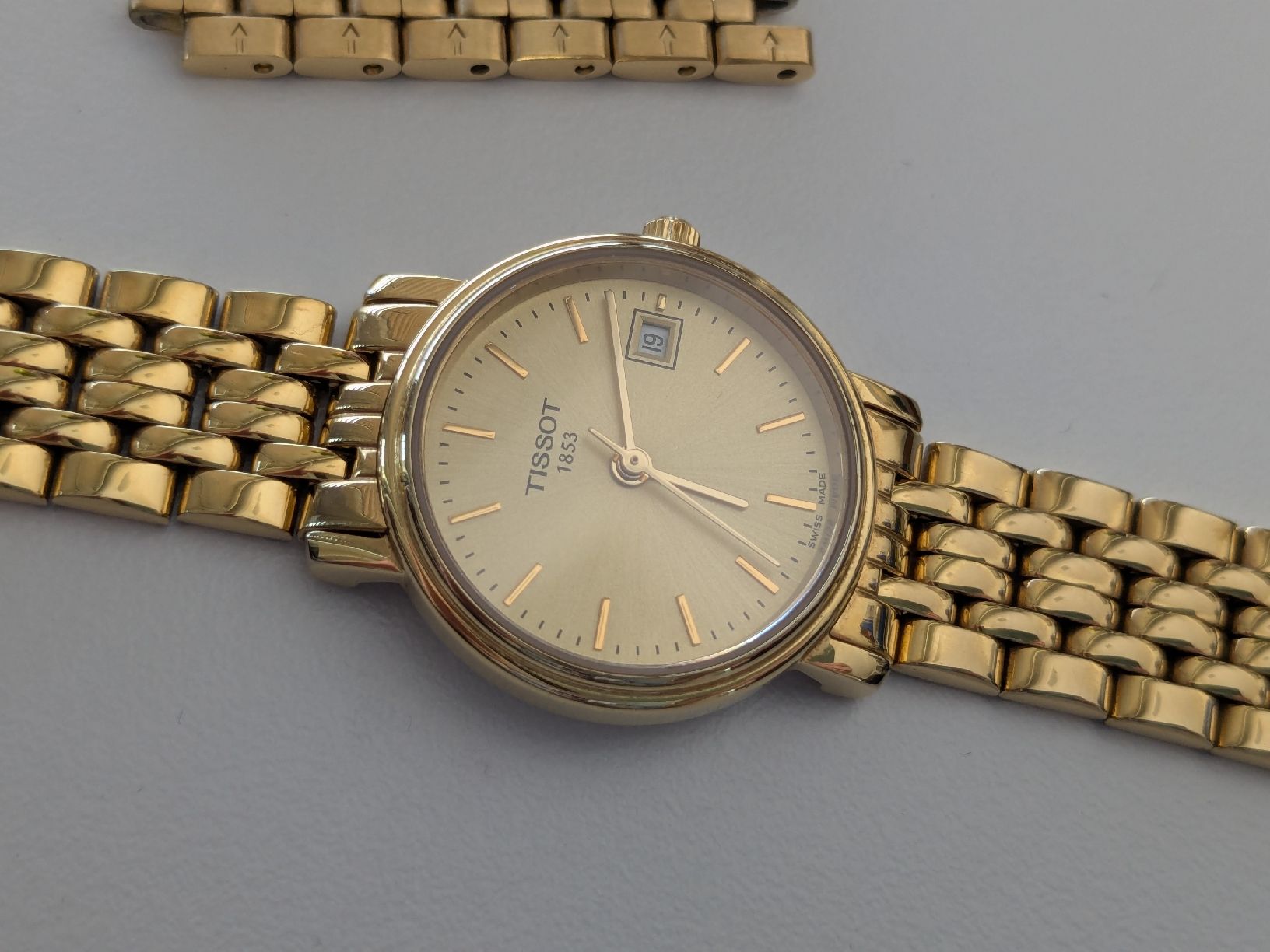 Tissot Orologi: Tissot lady watch no battery – Usato da Kloten venduto da nad_ys78 4