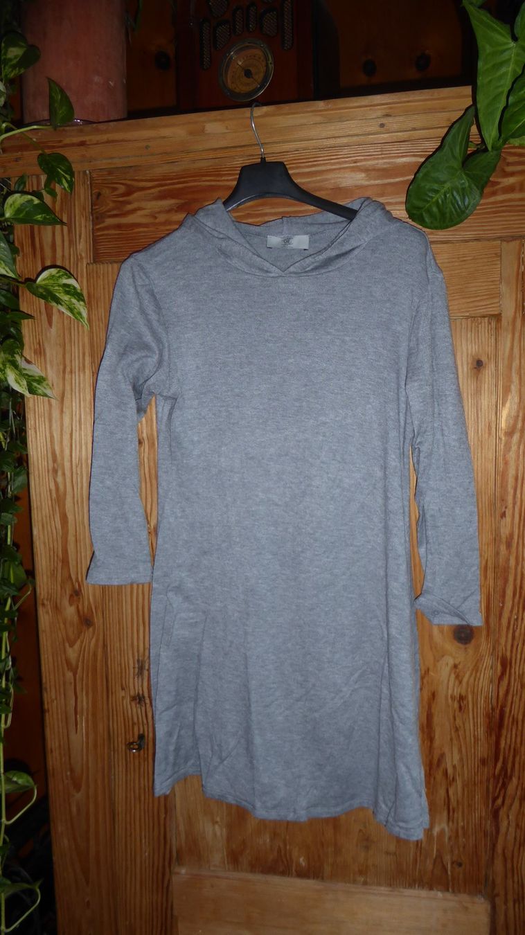 Maglioni & Felpe: Long Pullover mit Kaputze Gr M V&L FIRENZE – Usato da Sargans venduto da Benziner 1