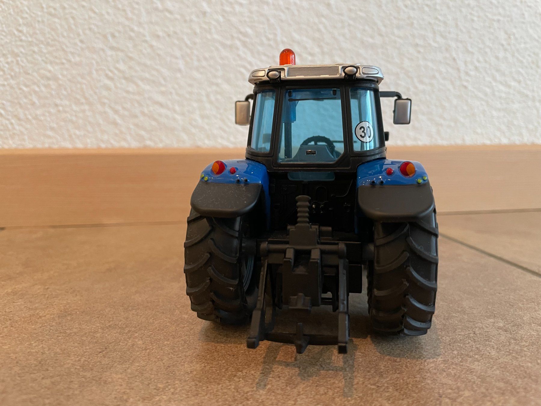 Iseki Trattori: SIKU Iseki BIG T 5095 – Nuovo e nell'imballaggio originale da Kreuzlingen venduto da Stefan1150 3