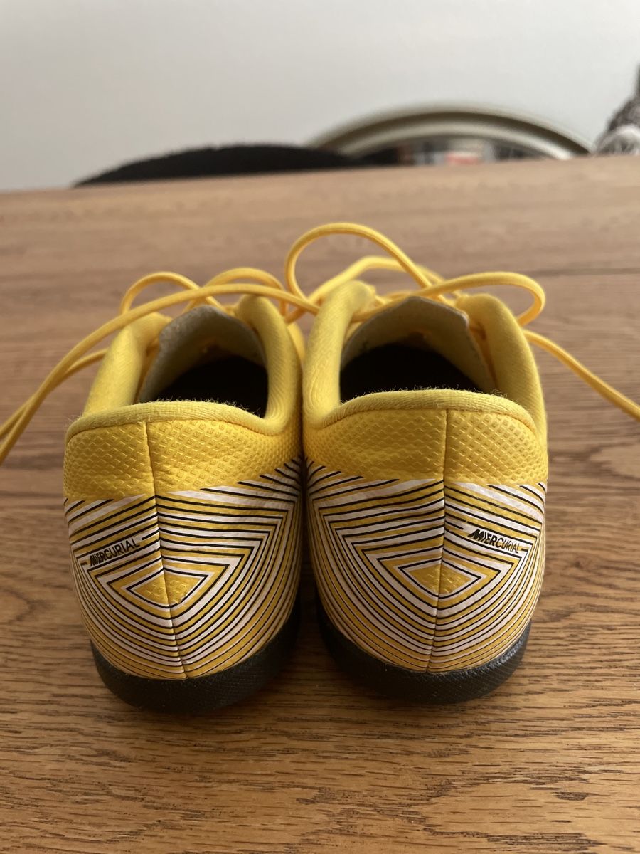 Nike Scarpe per ragazzi: Nike Fussballschuhe, Gr.34 – Usato da Schliern b.Köniz venduto da Nikk0tin 2