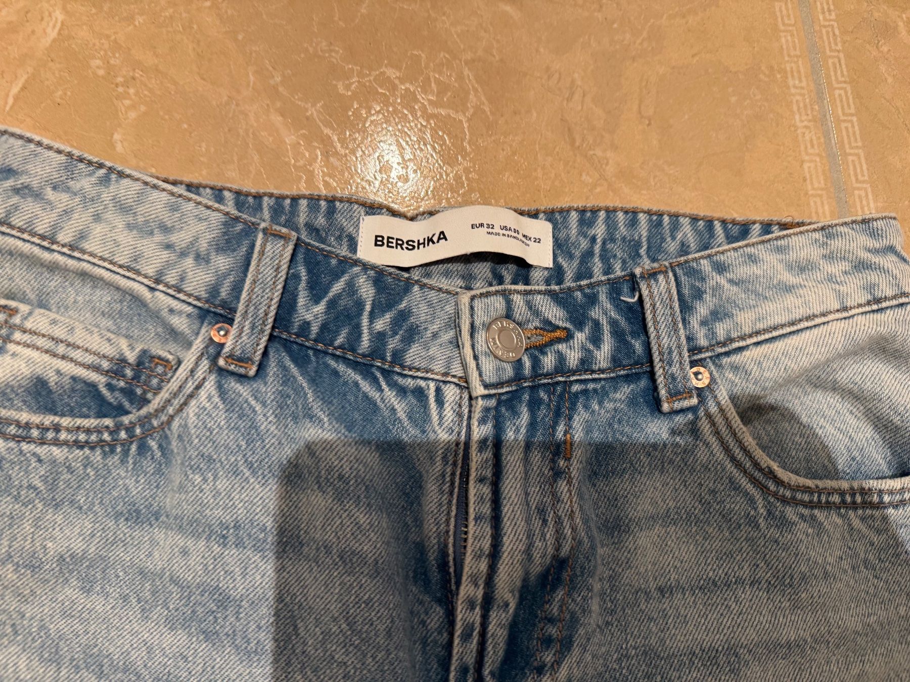 Bershka Jeans: Bershka neue jeans, 32 – Neu (gemäss Beschreibung) aus Klingnau von Markus14 3