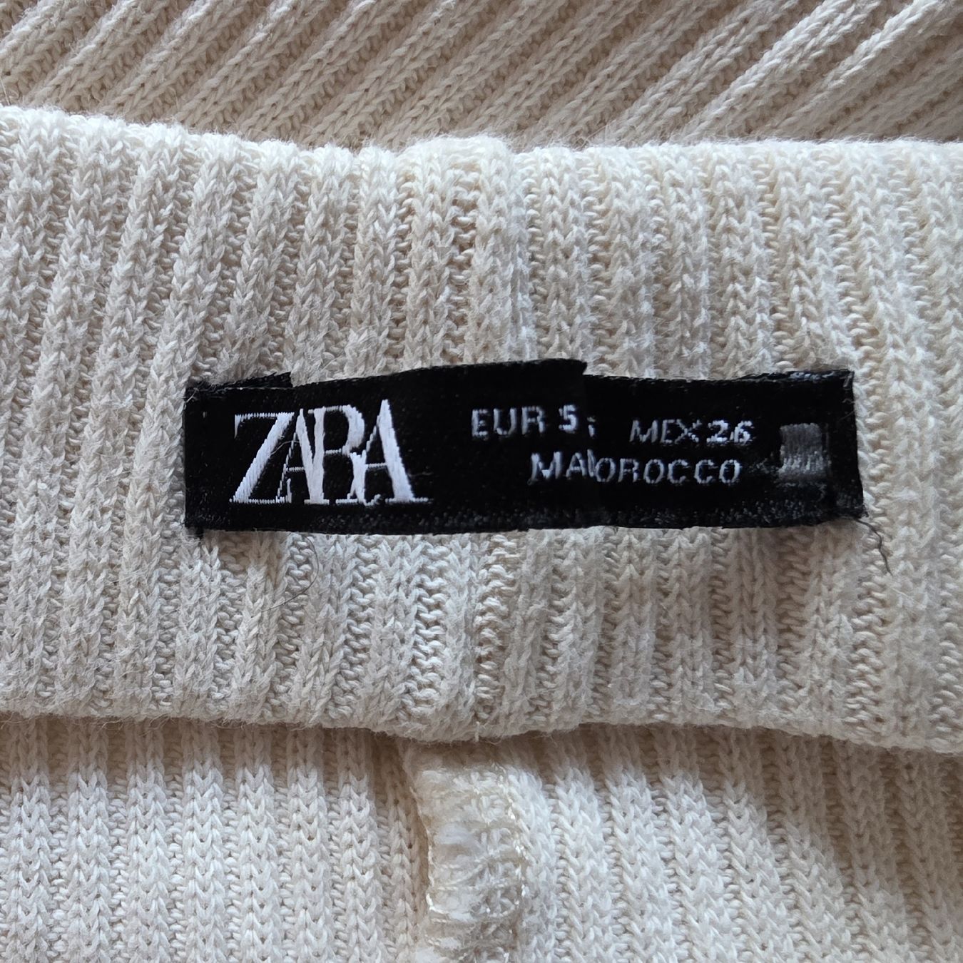 Zara Gonne: Zara Rock, Rippstrick, Creme mit Spitze, Grösse S – Usato da Rheinsulz venduto da Gilea 4