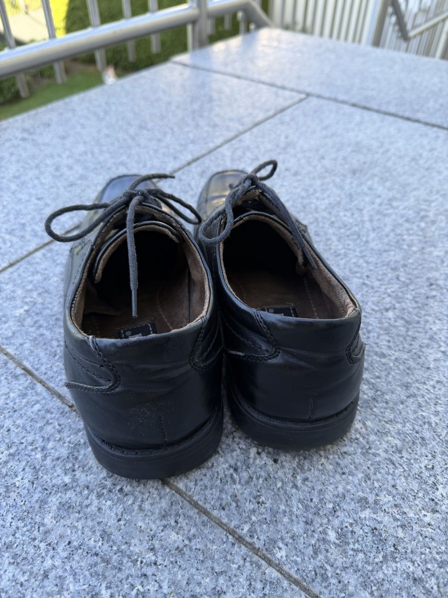 Scarpe da uomo: Elegante schwarze Lederschuhe Grösse 40 – Usato da Kriens venduto da sch_v6nl 2