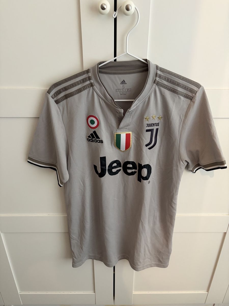 Juventus Canottiere & Pantaloni: Juve Trikot Gr.S – Nuovo (secondo la descrizione) da Grenchen venduto da lyn_8w2w