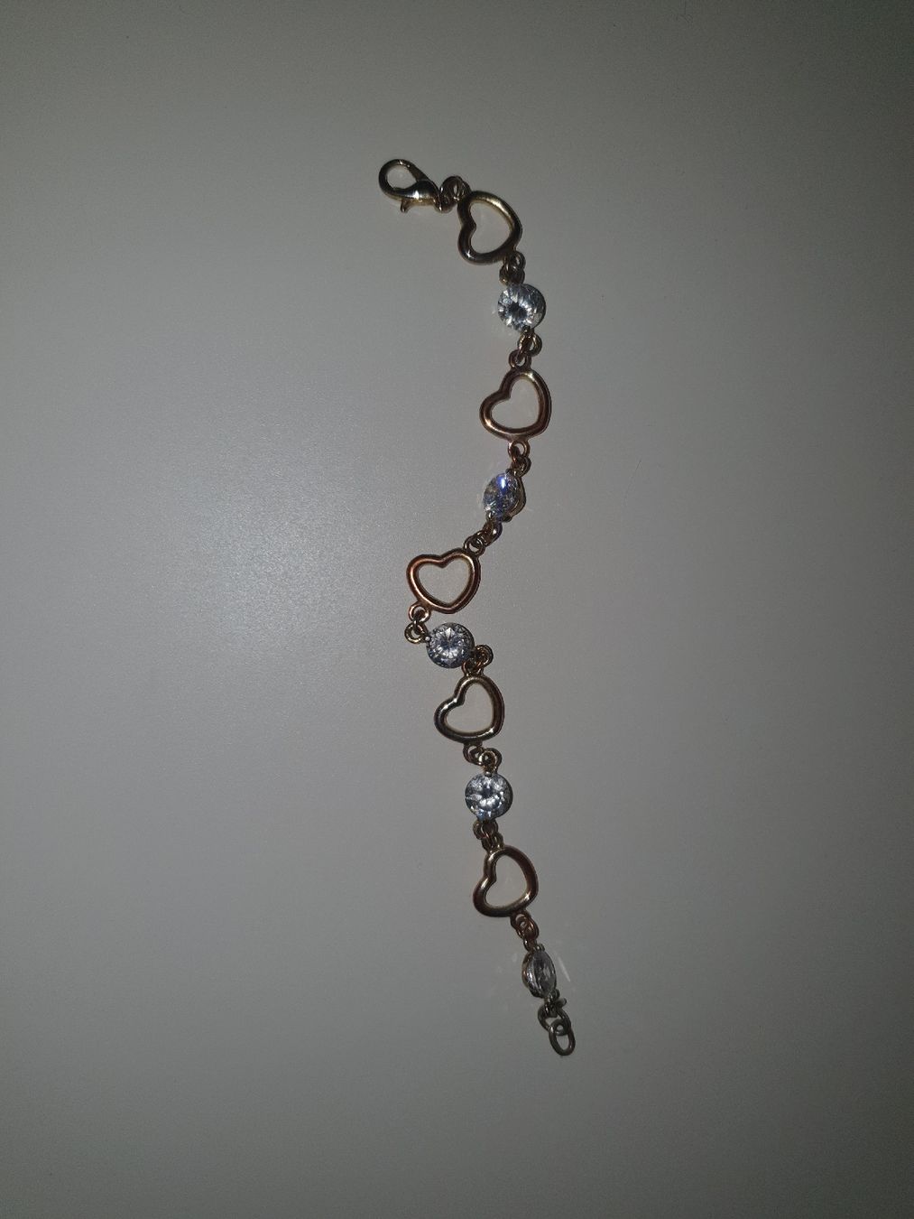 Bracciali & Braccialetti: Hübsches Armband mit Herzen – Usato da Moosseedorf venduto da Sonnenschein.. 1