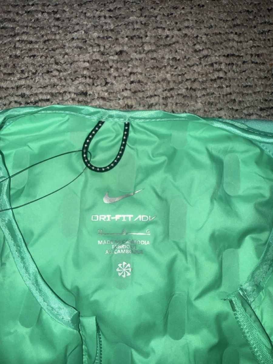 Nike Gilets & Westen: Nike Weste – Neu und originalverpackt aus Gossau SG von David_Hocquet 2