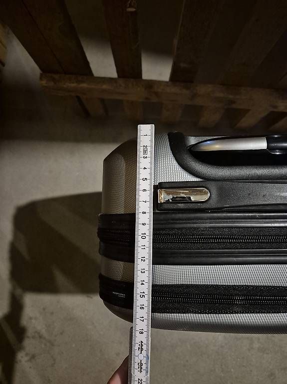 Valises de voyage: Handgepäck mit Laptop-/Arbeitsfächern – D'occasion à Ettingen par mus_qx88 4