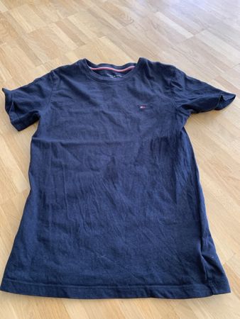 Tommy Hilfiger T-Shirt, Gr. 128/140, Dunkelblau, Top!