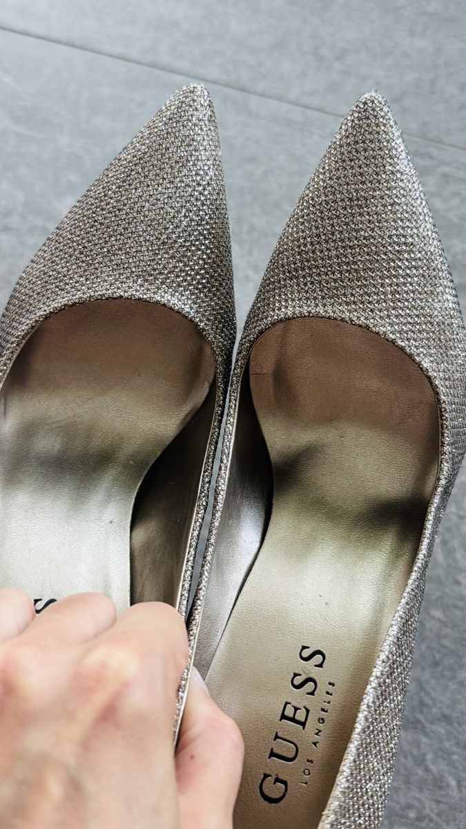 Guess Damenschuhe: Guess Pumps  – Gebraucht aus Mörigen von TimelessFinds 1