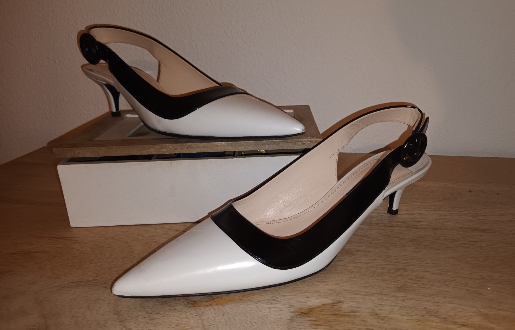 Prada Damenschuhe: PRADA SLINGBACK-PUMPS GRÖSSE 39 – Gebraucht aus Zürich von Claire_ZH