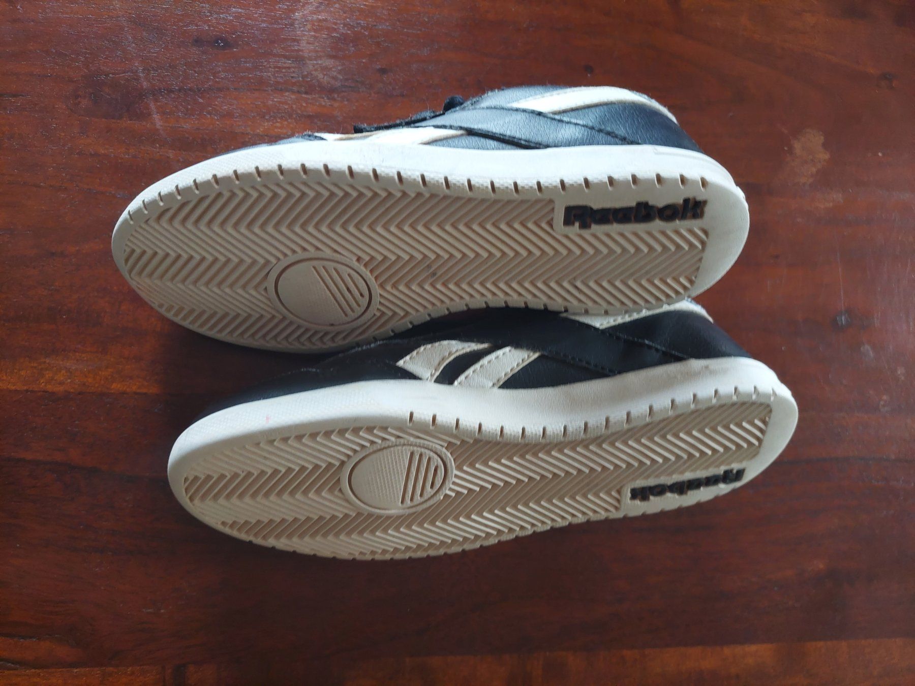 Reebok Scarpe per ragazzi: Reebok Turnschuhe / Halbschuhe / Snickers Grösse 31 – Usato da Beckenried venduto da Havacola 7