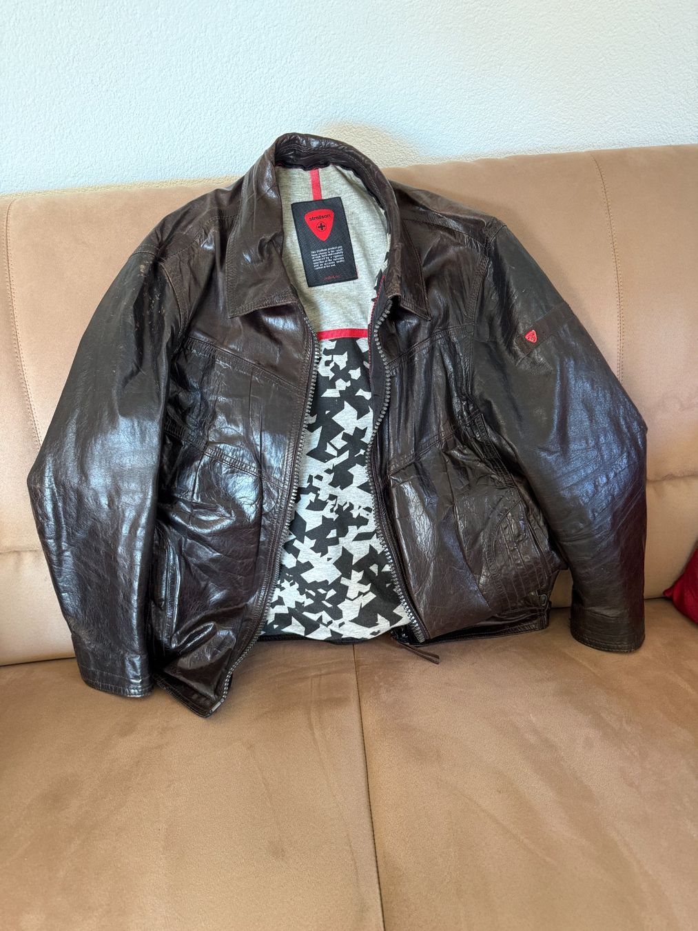 Jacken: Lederjacke Strellson – Gebraucht aus Schneisingen von Tomthedragon