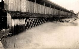 Rheinbrücke zwischen Buchs und Schaan. Hochwasser 1927