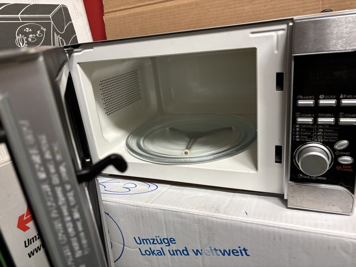 Elettrodomestici da cucina: Mikrowelle – Usato da Zug venduto da Biki72 2