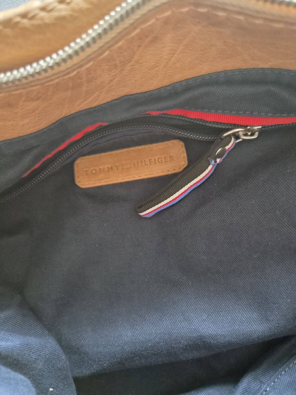 Tommy Hilfiger Taschen für Damen: Tommy Hilfiger Tasche Leader  – Gebraucht aus Zürich von nat_6nfv 4