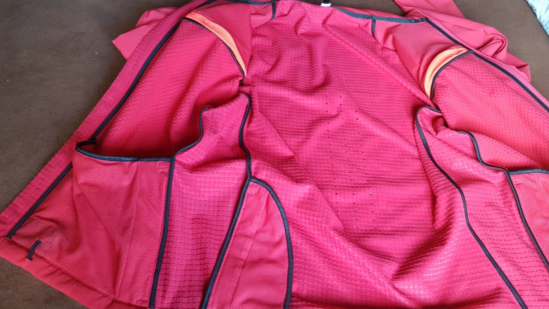 Adidas Giacche: Veste rouge taille 50 marque Adidas – Usato da Villiers venduto da san_jn5w 5