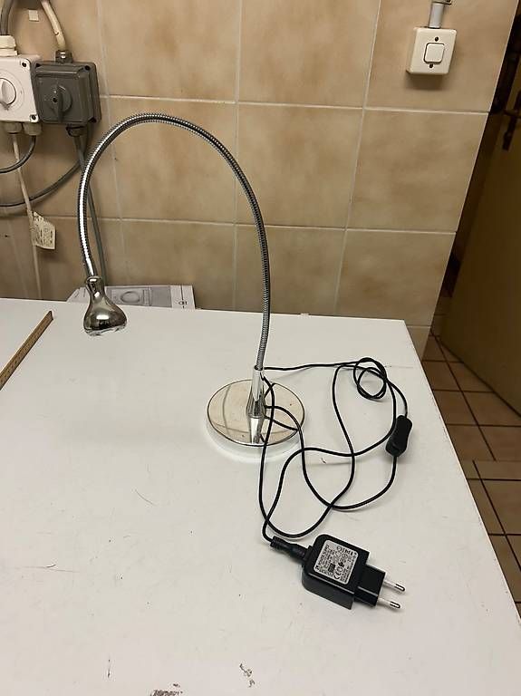 Lampen: IKEA Schreibtischlampe Silber verstellbar – Gebraucht aus Zürich von cam_26fh