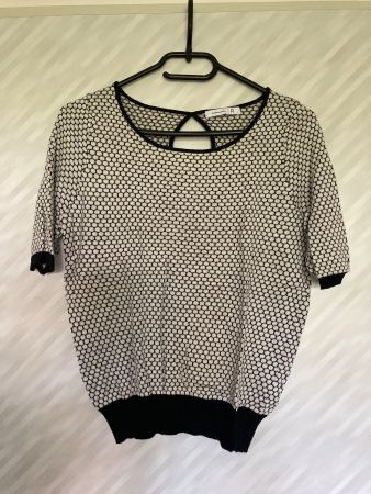 Modernes Strick-Oberteil schwarz-weiss
