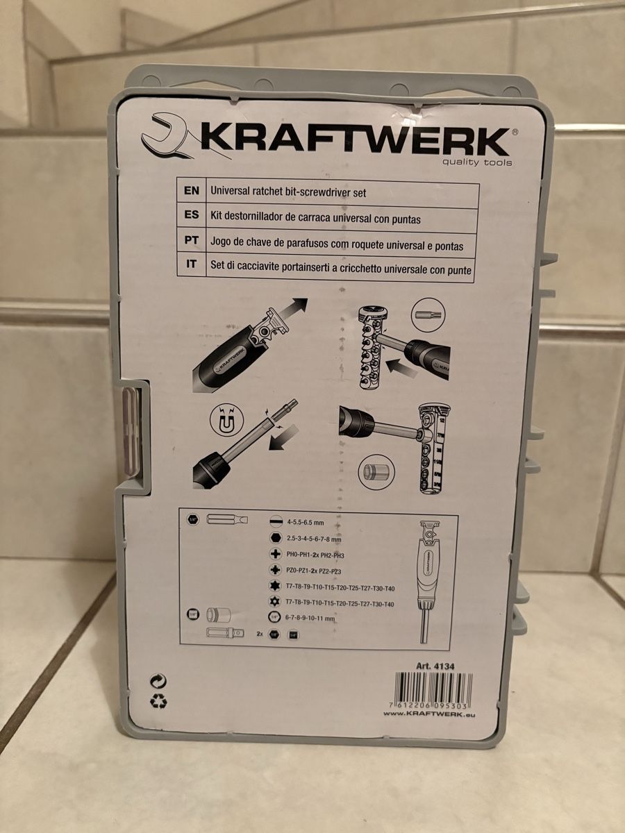 Kraftwerk Tutti gli attrezzi: Kraftwerk Universal-Ratschen-Bit-Schraubendreher-Satz – Nuovo e nell'imballaggio originale da Meilen venduto da Harley. 1