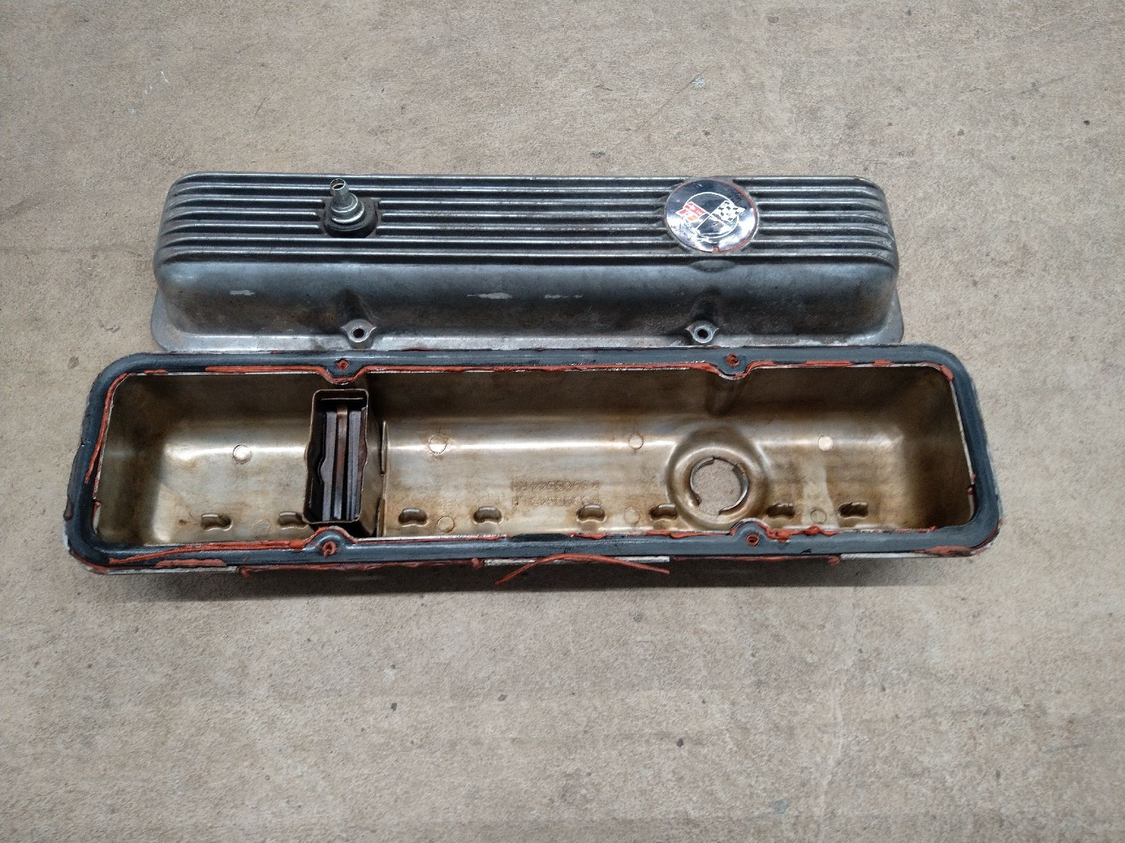 Chevrolet Tutti pezzi di ricambio auto: Chevrolet Corvette Ventildeckel Oldtimer US Cars  – Usato da Steinen venduto da Blackcadillac 1