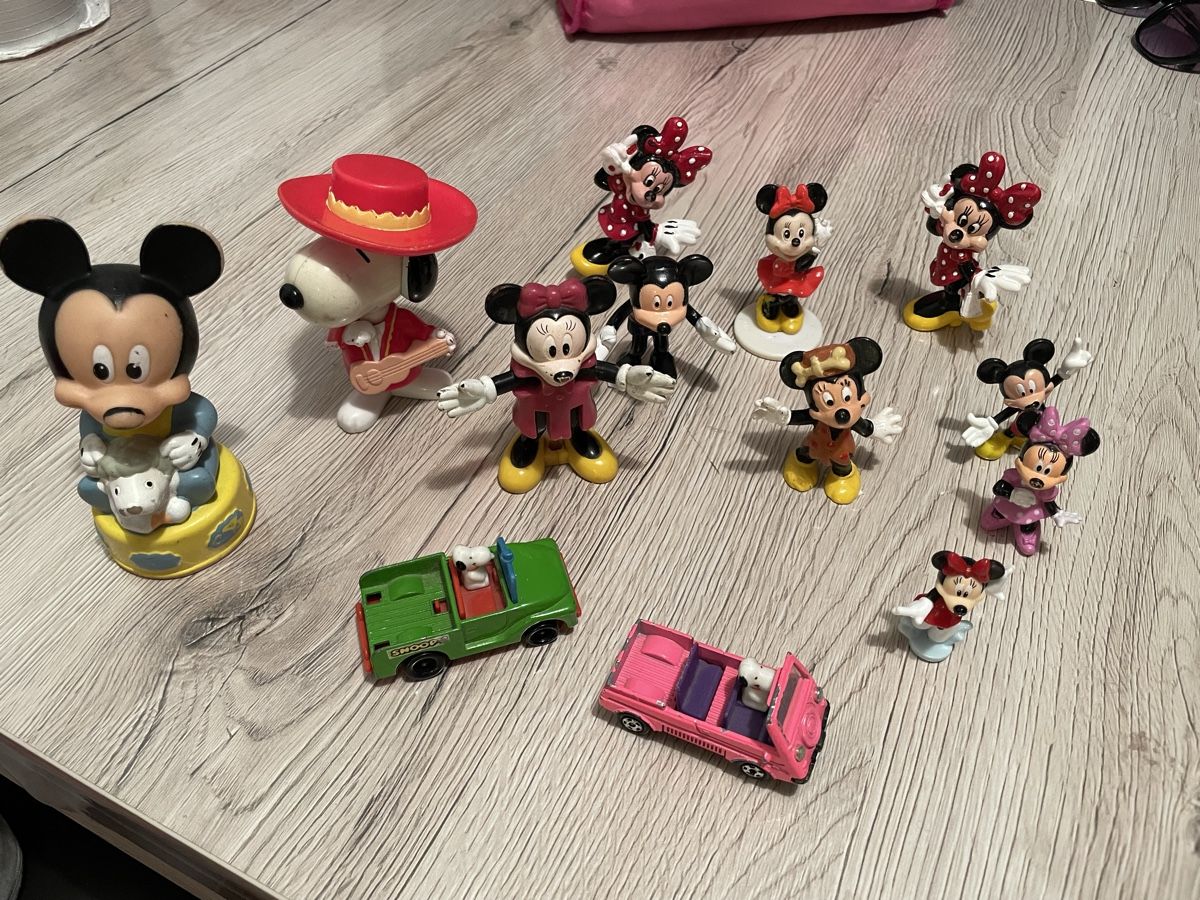 Disney Tutte le decorazioni: Lots Figurines Mickey et Minnie et Snoopy – Usato da Le Grand-Saconnex venduto da sav_dfj7