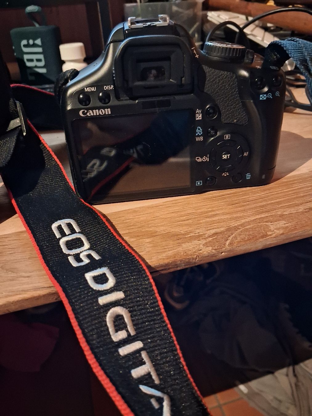 Canon Fotocamera: CANON 450D KOMPLETTPAKET! – Usato da Aarburg venduto da bos_l99q 1