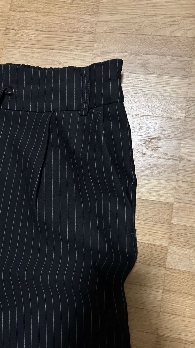 Pantaloni: Stoffhose gestreifft  – Usato da Thun venduto da SelinaW1995 2