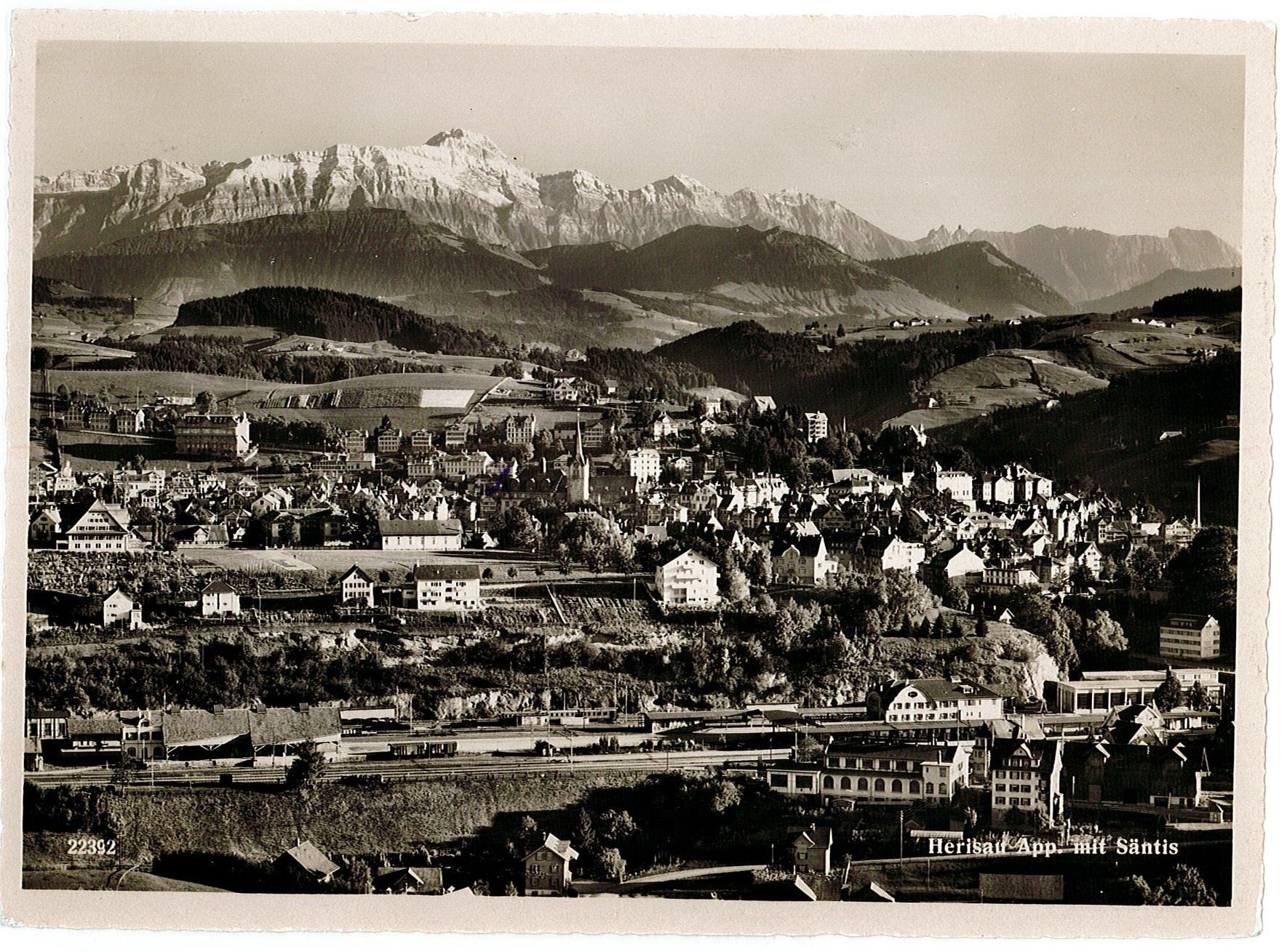 Cartoline postali: AR 53 HERISAU Bahnhof mit Säntis GF – Usato da Fribourg venduto da philafri