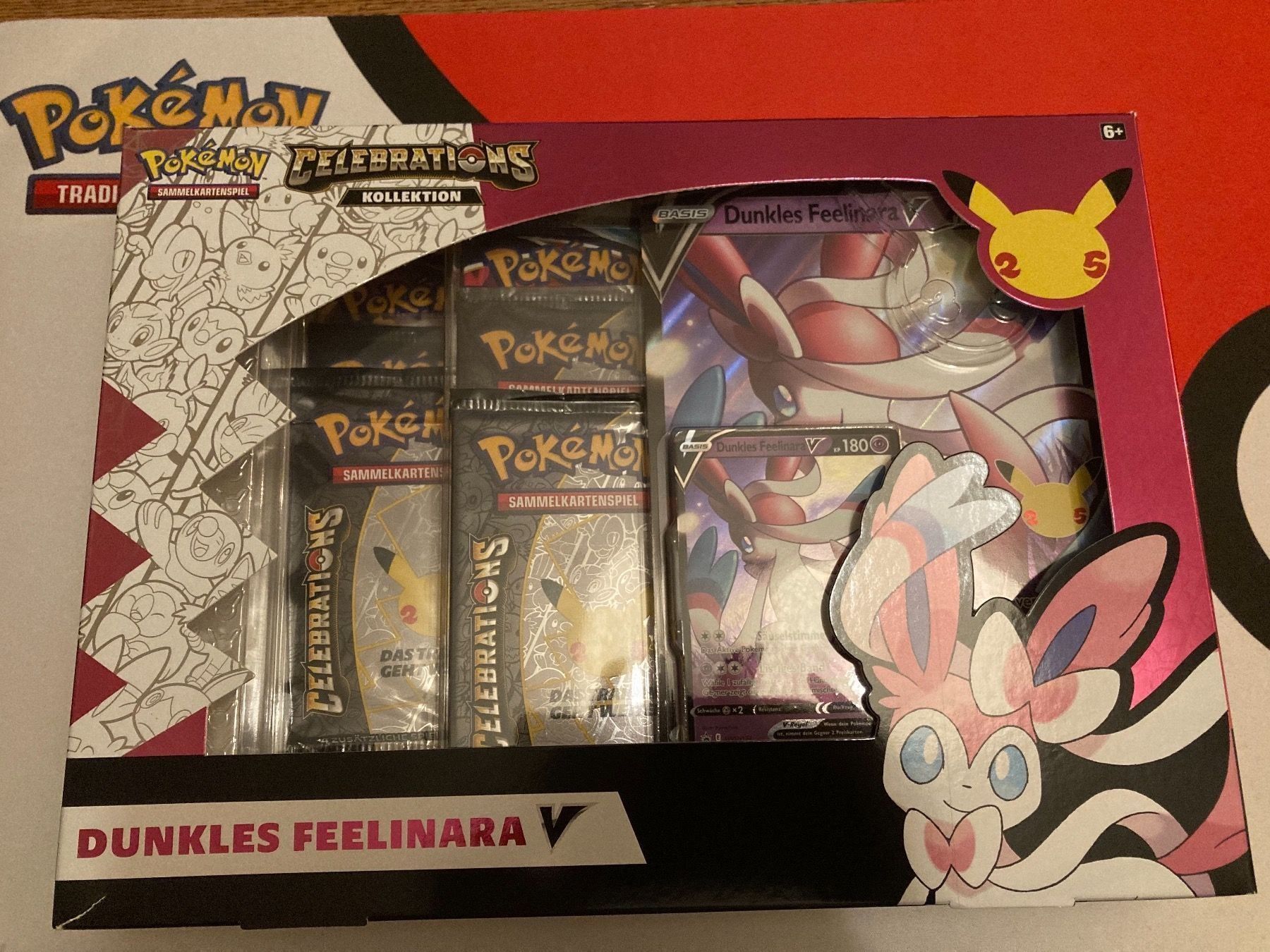 Pokémon Sammelbilder & Trading cards: Pokemon Celebrations Dunkles Feelinara V – Gebraucht aus Küssnacht am Rigi von Ebikoner 3