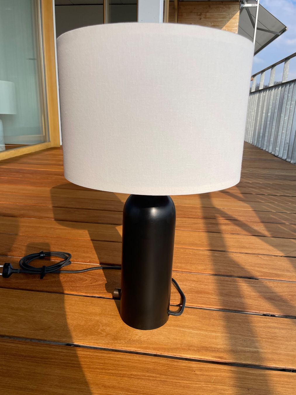 Gubi Lampade: Gubi Gravity Table Lamp Small - Black/White - Like new #2 – Nuovo (secondo la descrizione) da Meilen venduto da TN20 3