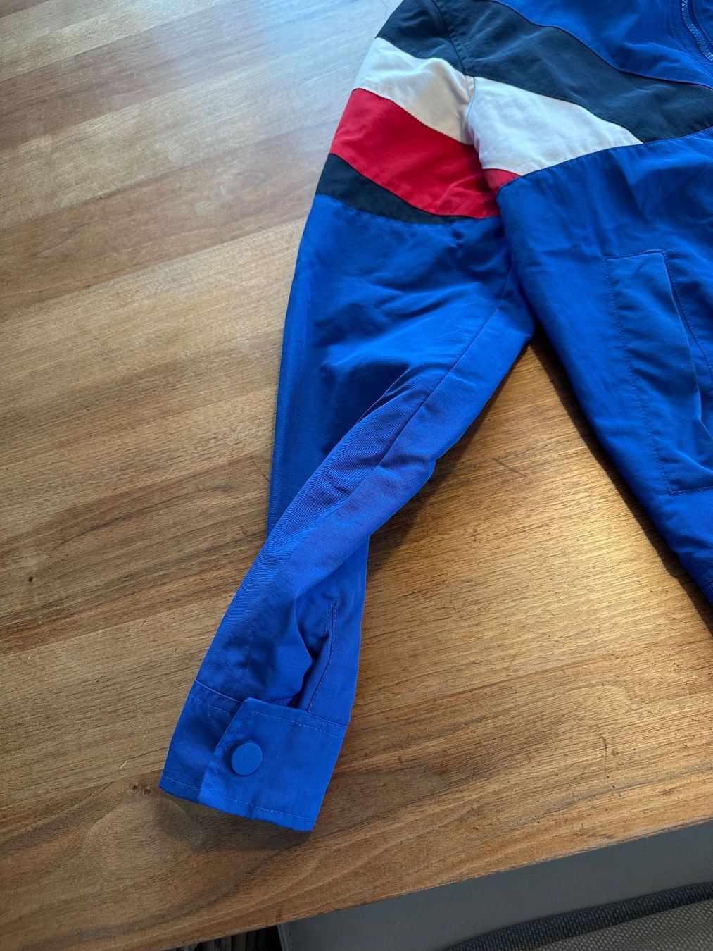 Tommy Hilfiger Giacche: Tommy Hilfiger Windbreaker-Jacke – Nuovo (secondo la descrizione) da Starrkirch-Wil venduto da timothy25 2