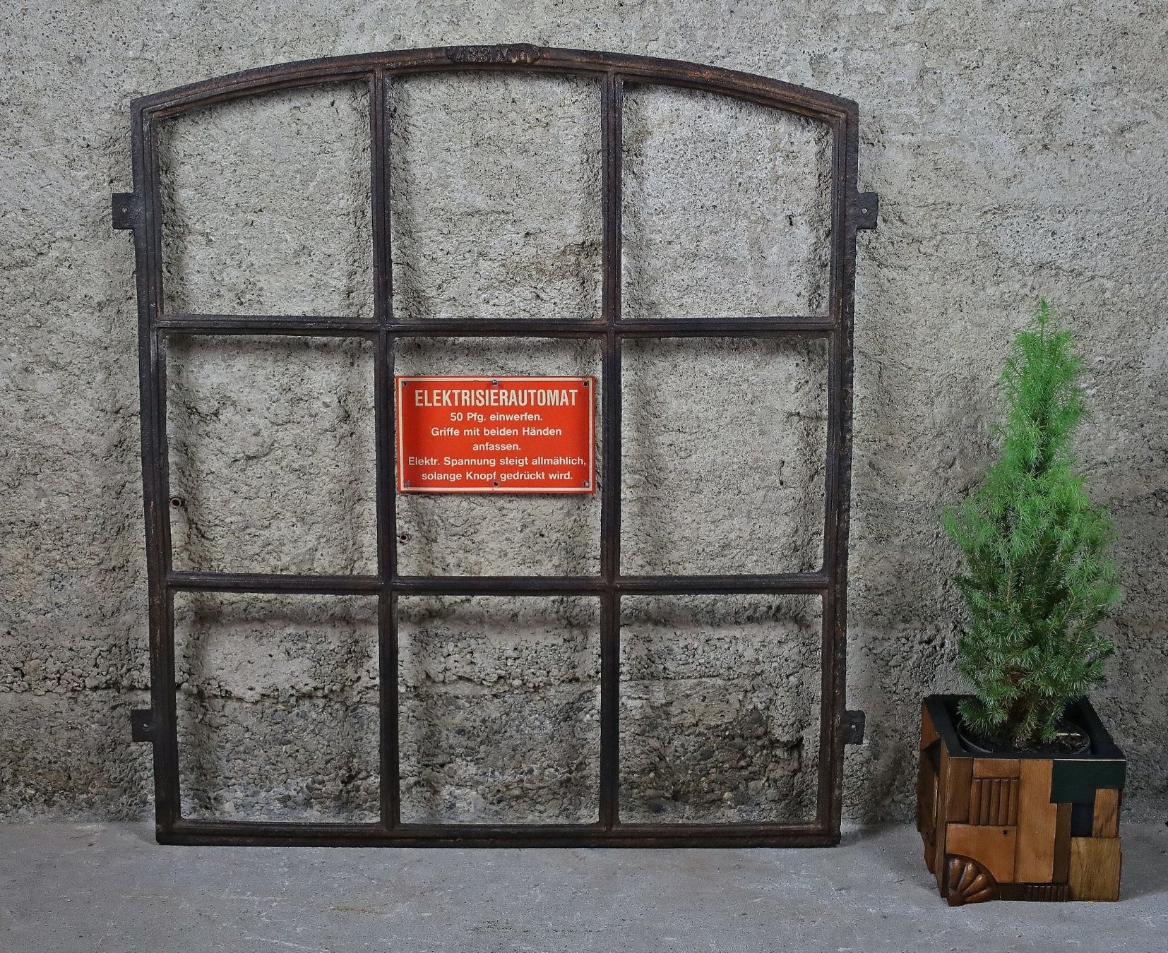 Fenster: grösseres Gusseisenfenster, Eisenfenster – Gebraucht aus Birrwil von brandschatz_birrwil 3