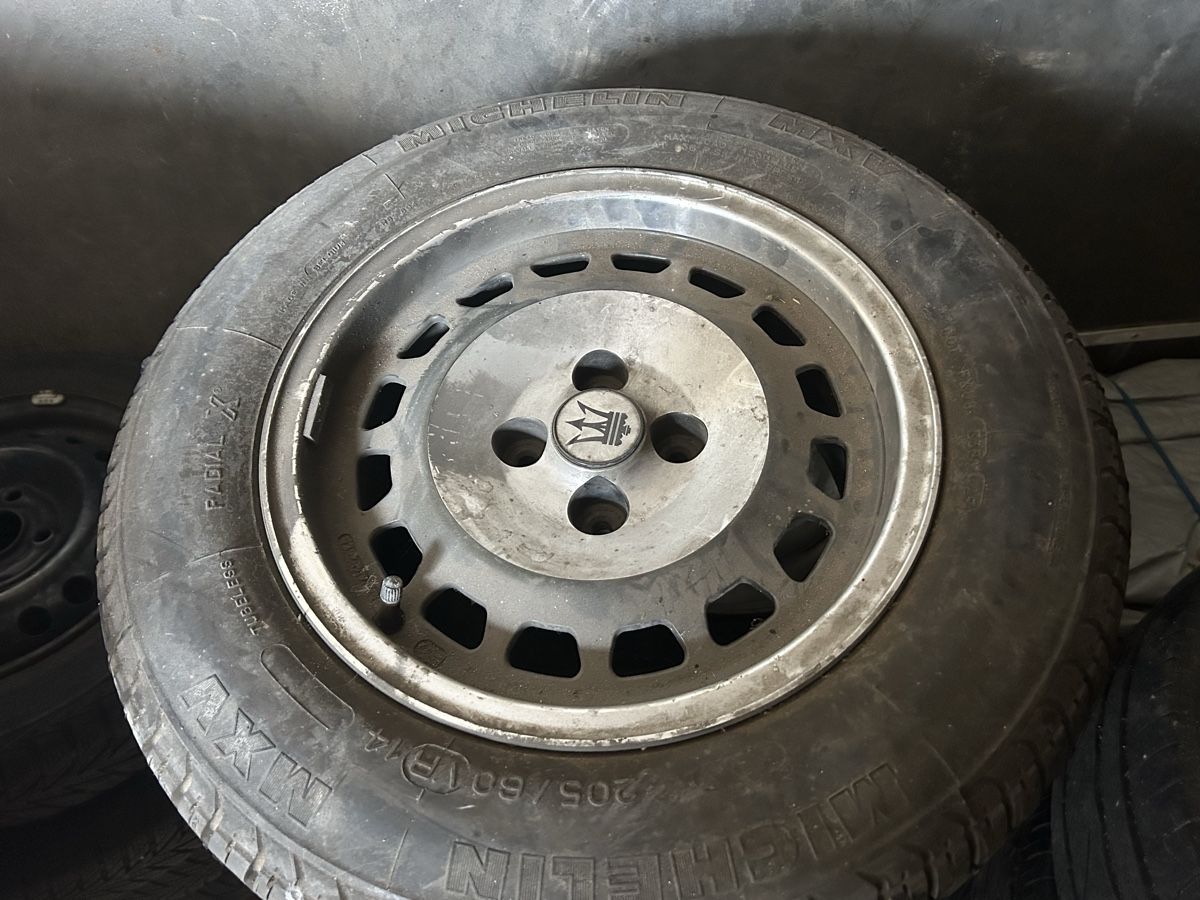 Pneus & Roues: 1 roue maserati biturbo 425  – D'occasion à Bevaix par Deymeca