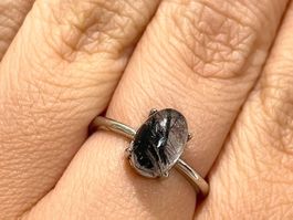 100 % echter schwarzer Rutilquarz-Ring – Edelsteinring.