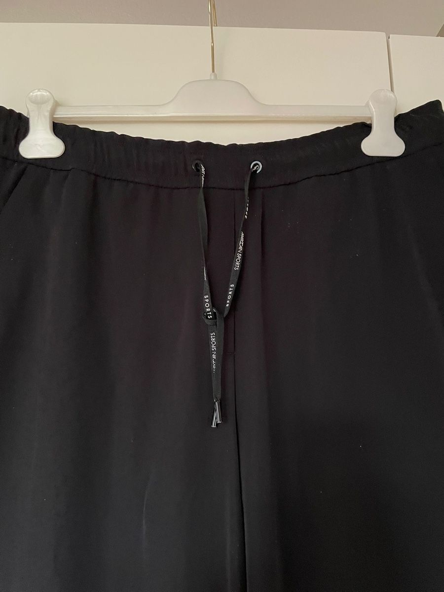 Marc Cain Pantaloni: Marc Cain Stoffhose schwarz Grösse 44 – Usato da Sissach venduto da Monkbay 1