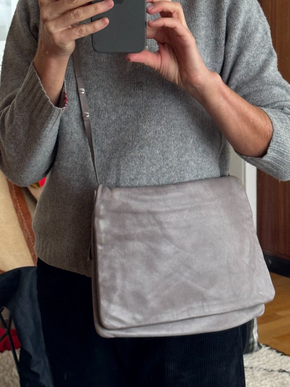 Cos Borse: Sac pochette en cuir gris COS – Nuovo (secondo la descrizione) da Zürich venduto da catherinegisele
