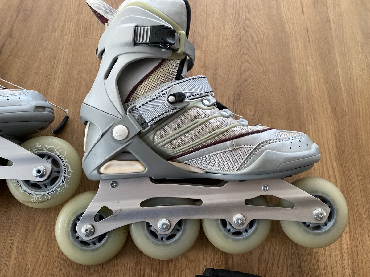 Salomon Pattini in linea & Pattini a rotelle: Salomon Inline Skates Gr.39 2/3 Inkl. Schoner – Usato da Häusernmoos im Emmental venduto da Corodo 2