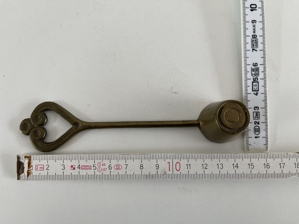 Tutti gli attrezzi: alter Kerzenlöscher aus Metall – Usato da Wetzikon ZH venduto da seli03 5