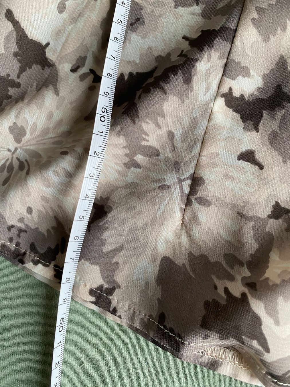 H&M Camicette: Bluse mit Gurt, rosa/beige, Gr. 44 – Usato da Gümligen venduto da Primeselection 1