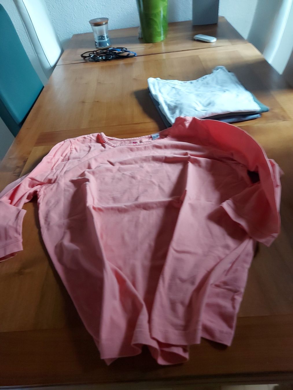 T-shirt: 4 t shirt grösse M, 3/4tel arm – Nuovo (secondo la descrizione) da Winterthur venduto da chimischimi 5