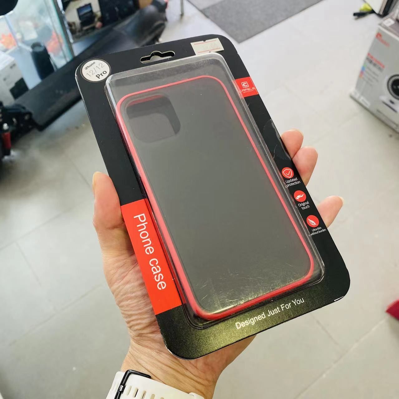 Cover & Protezioni schermo: Iphone 12 /12 Pro - Coque silicone ultra fin Rouge – Nuovo e nell'imballaggio originale da Morges venduto da DigiAC 4