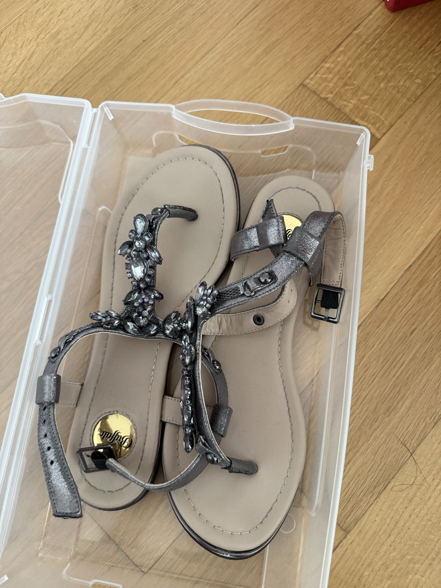 Damenschuhe: Damen Sandalen Grösse 38 – Gebraucht aus Winterthur von yar_dpp8