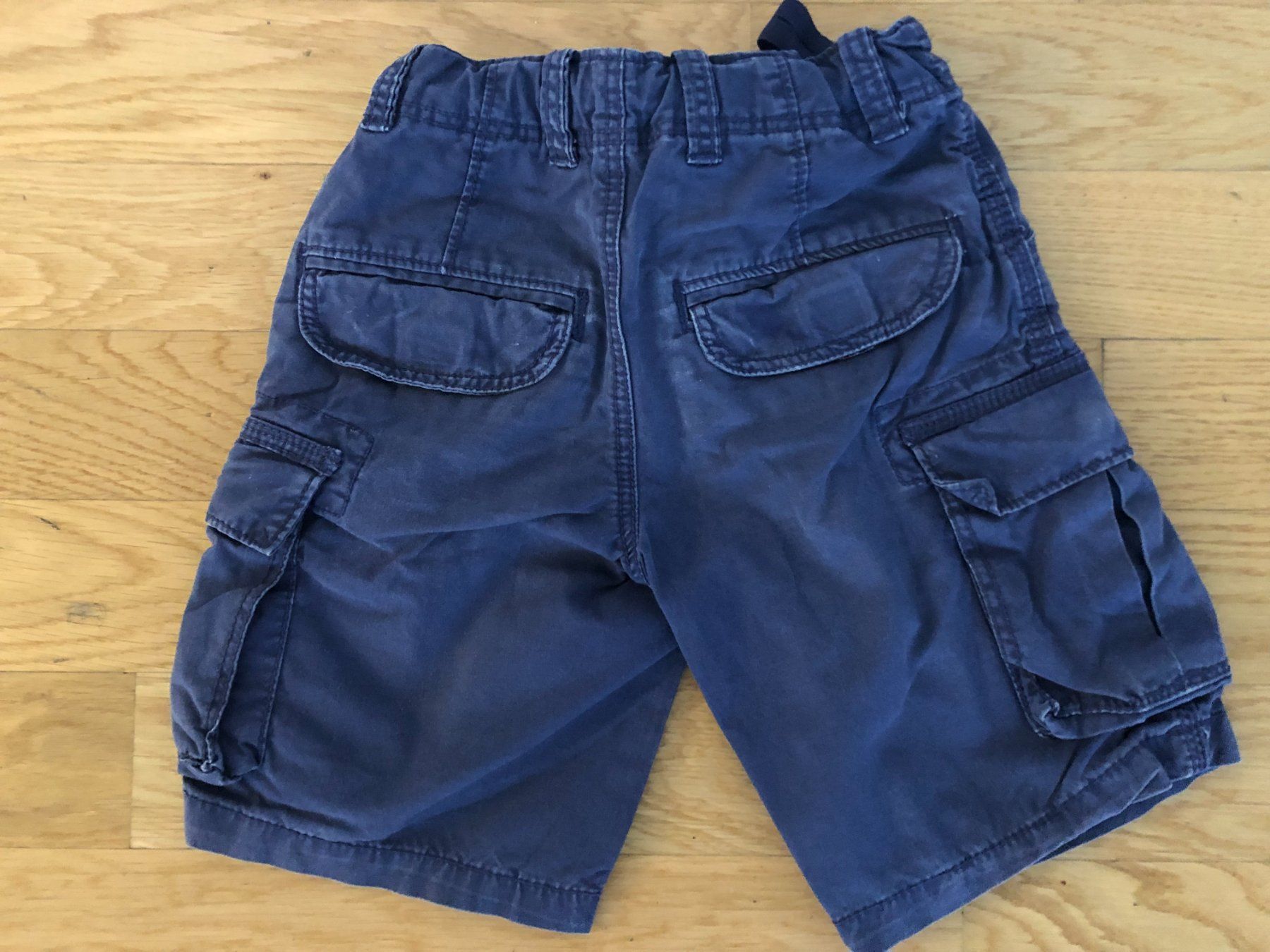Pantaloni: Kurze Hose für 3-4 Jährige – Usato da Buchs SG venduto da sunset55 1