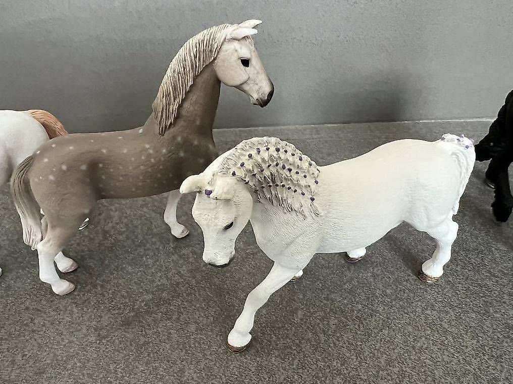 Schleich Giocattoli: Pferde Schleich - NEU – Nuovo (secondo la descrizione) da Oberrohrdorf venduto da Augustus5 3