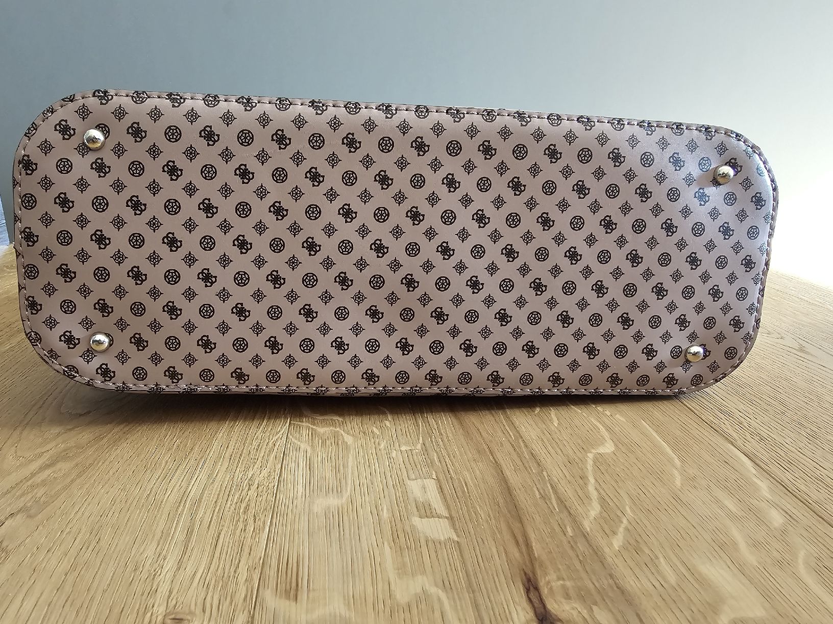 Taschen für Damen: Guess Cessily Logo Handbag – Neu (gemäss Beschreibung) aus Triengen von lar_5vvf 2