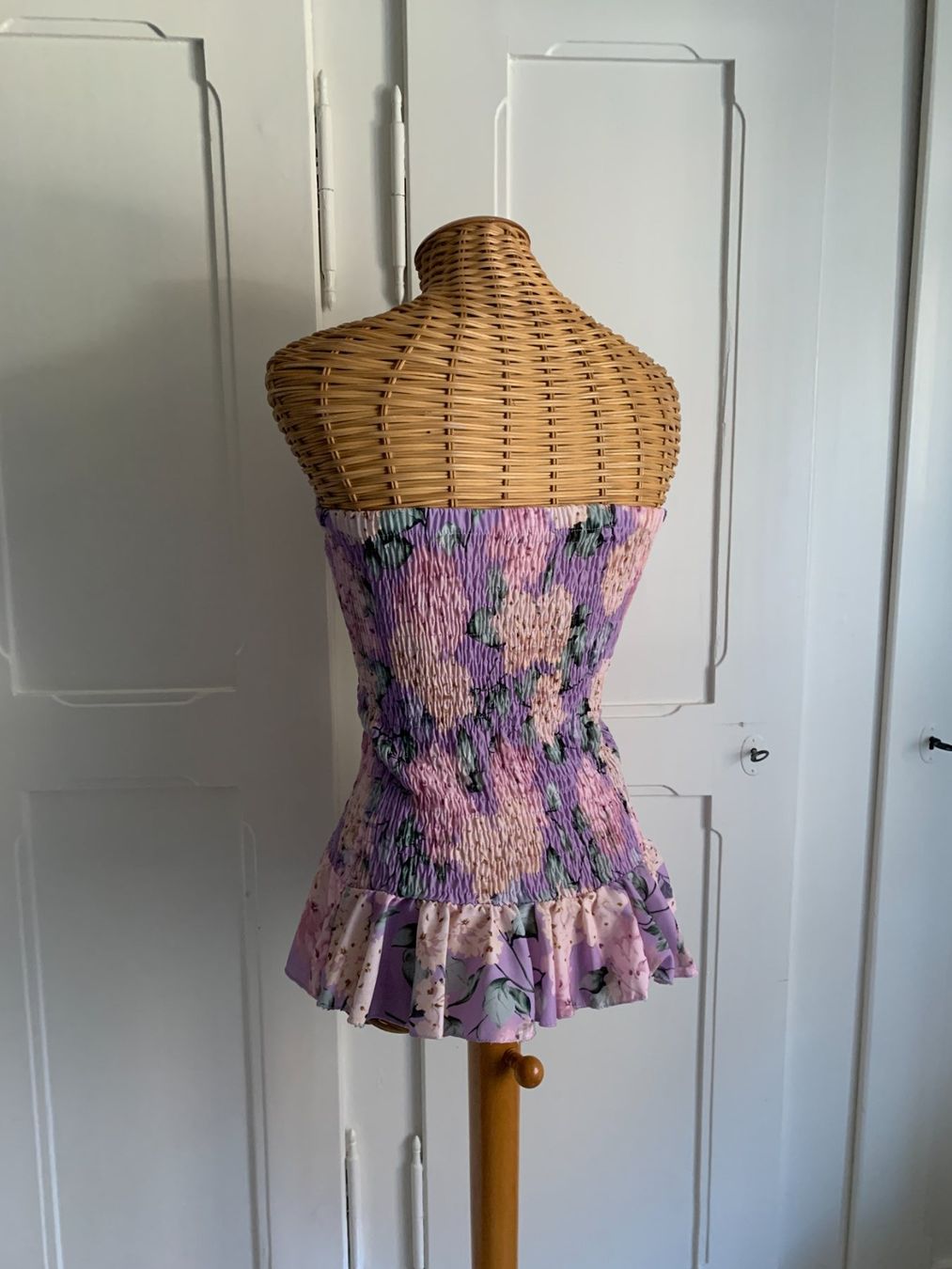 Tops: Bustier-Top lila geblümt - S – Gebraucht aus Zürich von Diazaio 2