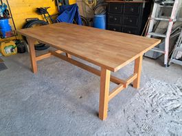 Table en bois massif