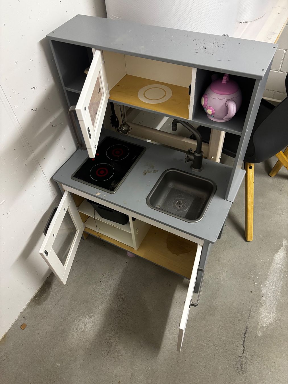 Ikea Giocattoli: Ikea Duktig Play Kitchen – Usato da Uster venduto da SellUsedStuff 1